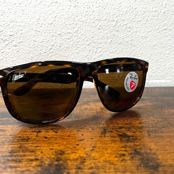 Ray-Ban Boyfriend polarized sunglasses (RB4147). Brown frame/brown lenses - Picture 2 of 10